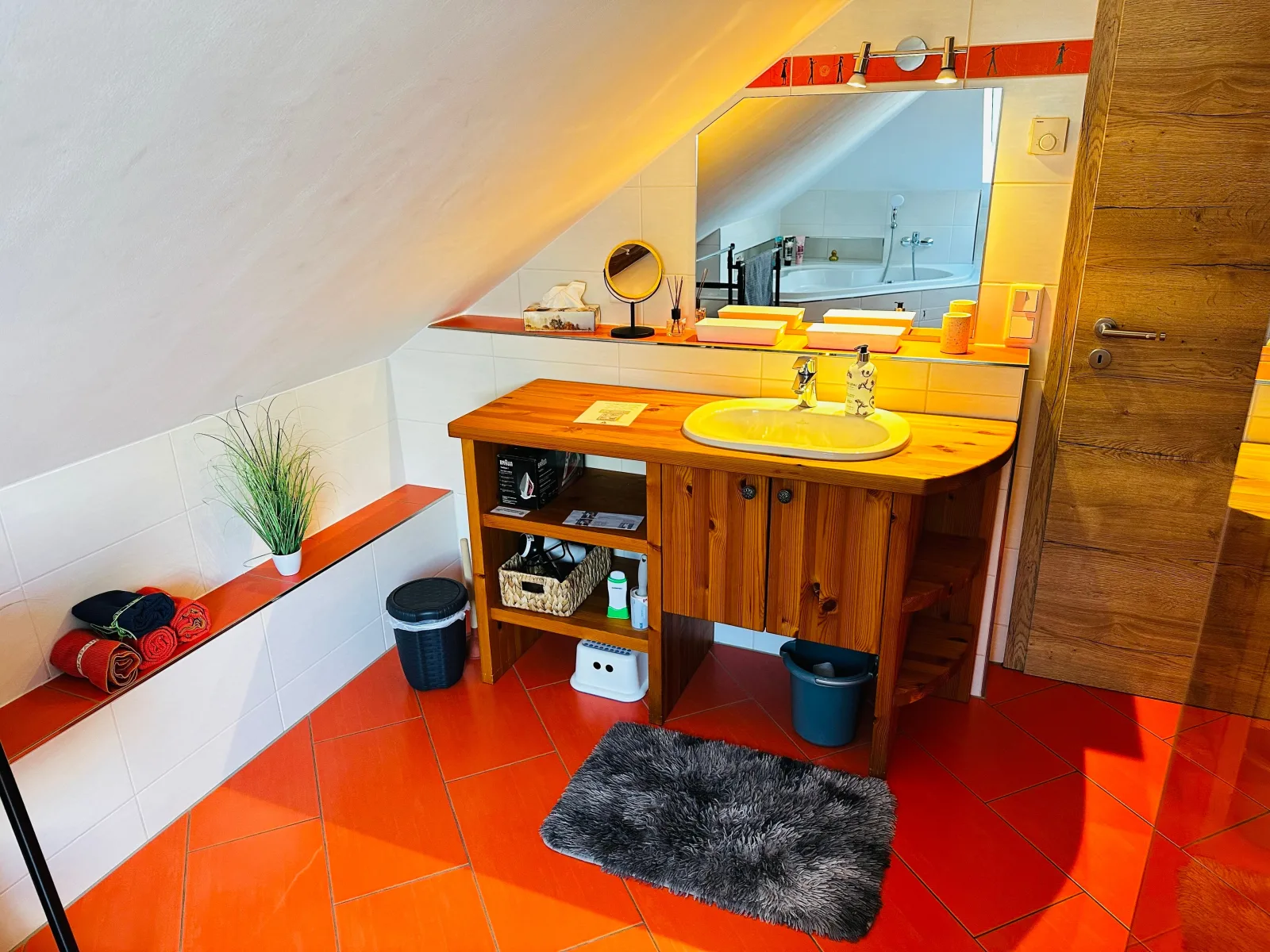 Ferienwohnung Am Waldesrand - Garten, Terrasse, Grill, Luftkühler, Massagesessel, Kinderspielecke, Spielekonsole
