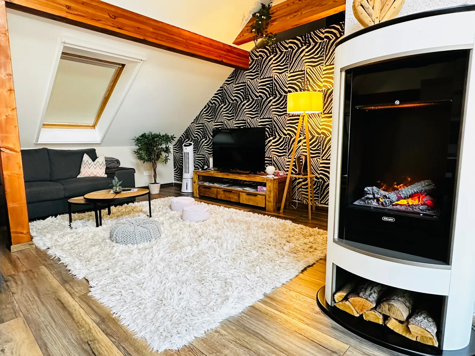 Ferienwohnung Am Waldesrand - Garten, Terrasse, Grill, Luftkühler, Massagesessel, Kinderspielecke, Spielekonsole