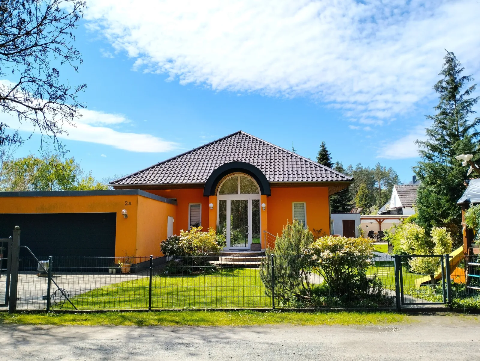 Ferienwohnung Am Waldesrand - Garten, Terrasse, Grill, Luftkühler, Massagesessel, Kinderspielecke, Spielekonsole