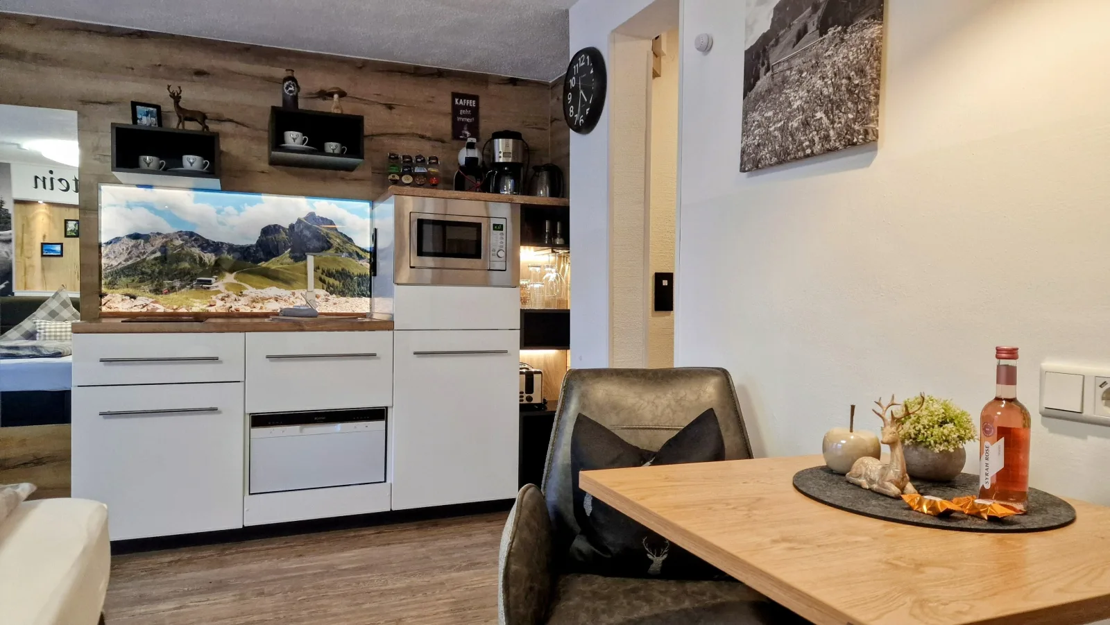 Ferienwohnungen Wolf- Studio/ Zimmer mit Bergblick