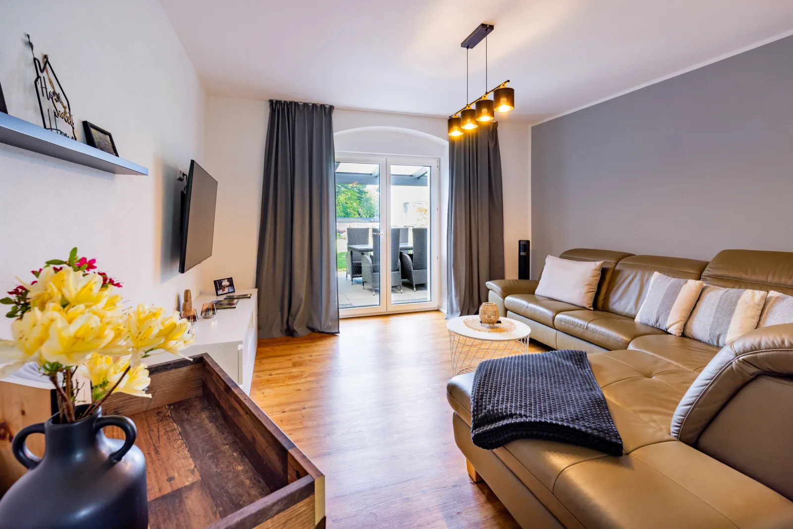 Ferienhaus Bimmelbahn 2 - Familienferienhaus 100 m²  am Dampflokbahnhof / Sauna / Trampolin/ Spielezimmer