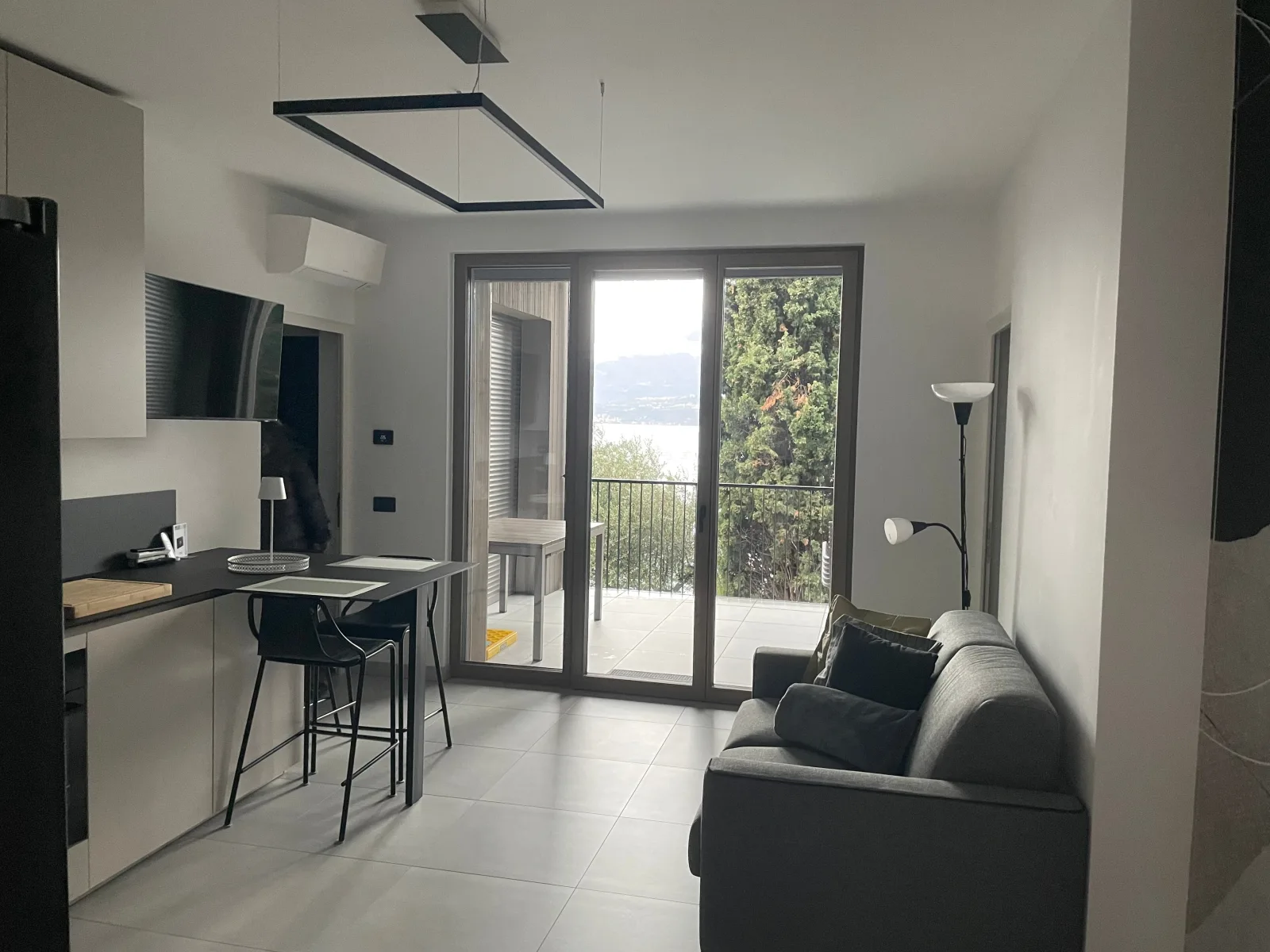 3 Zimmer Apartment am  Gardasee mit traumhaften Seeblick und Pool in Torri  del Benaco