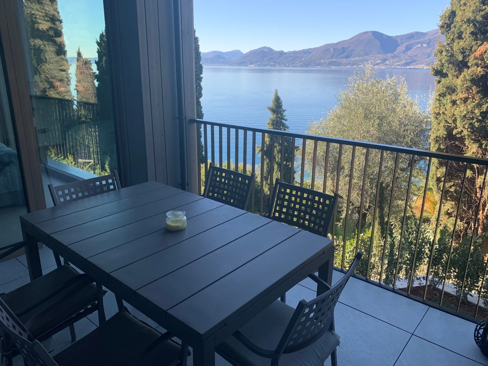 3 Zimmer Apartment am  Gardasee mit traumhaften Seeblick und Pool in Torri  del Benaco