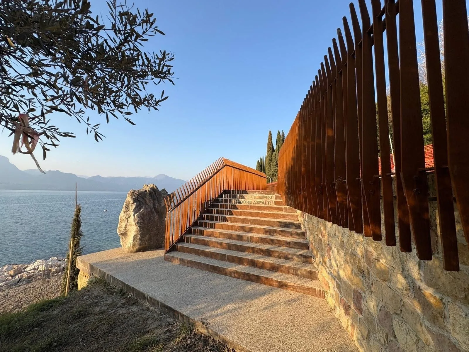 3 Zimmer Apartment am  Gardasee mit traumhaften Seeblick und Pool in Torri  del Benaco