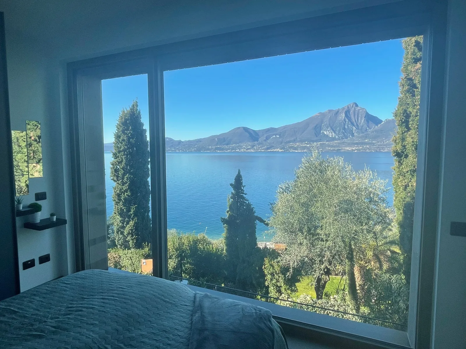 3 Zimmer Apartment am  Gardasee mit traumhaften Seeblick und Pool in Torri  del Benaco