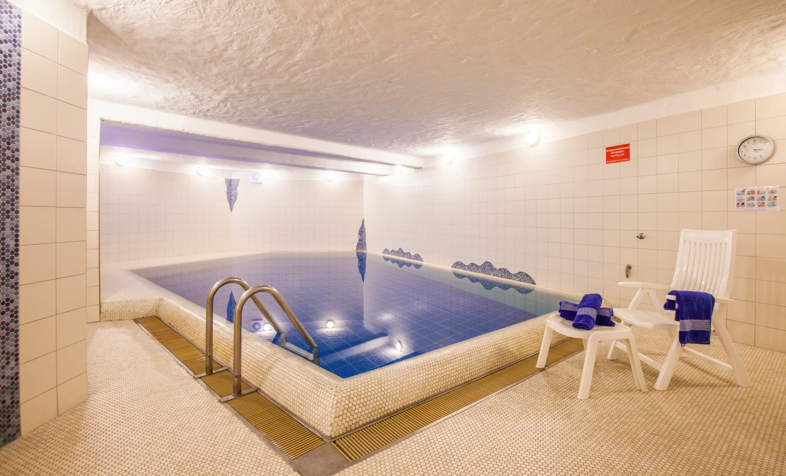 Terrassen-Fewo "Ankerplatz" direkt am Ostseestrand inkl. Schwimmbad