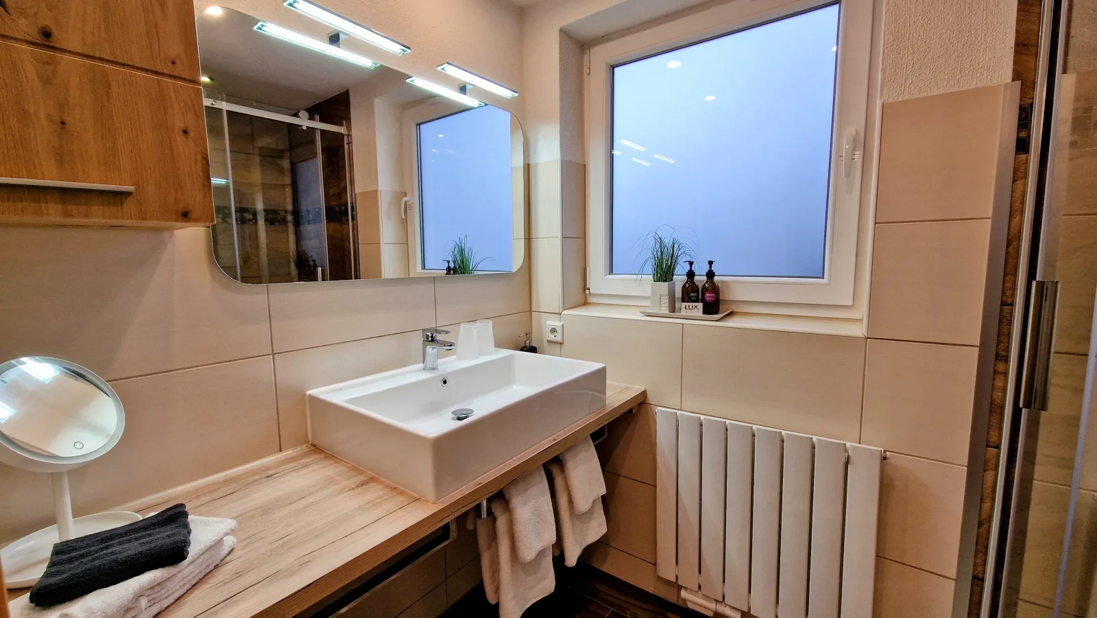 Ferienwohnungen Wolf - Wohnung " Eisenberg" 2 Zimmer mit Bergblick