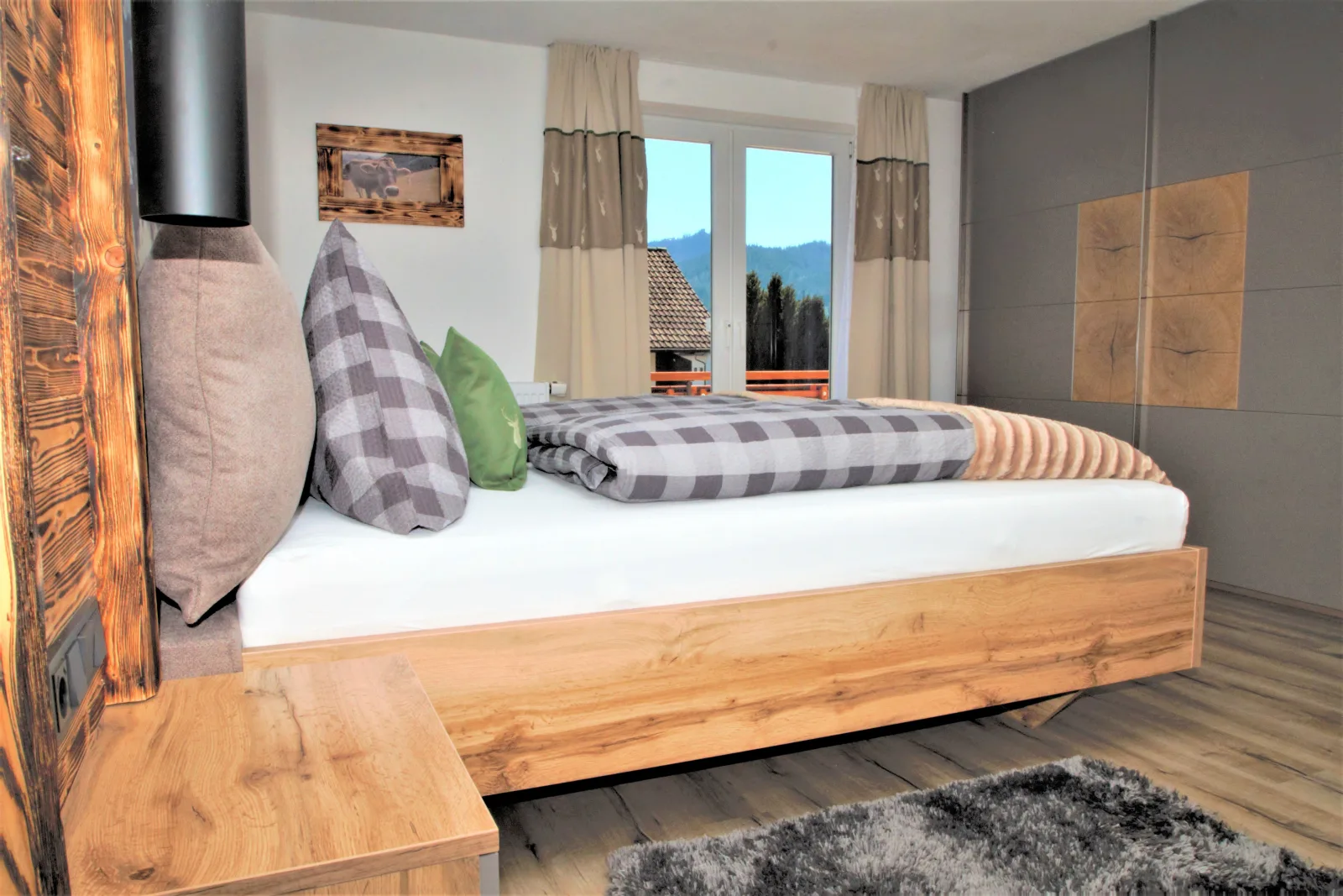 Ferienwohnungen Wolf - Wohnung " Eisenberg" 2 Zimmer mit Bergblick