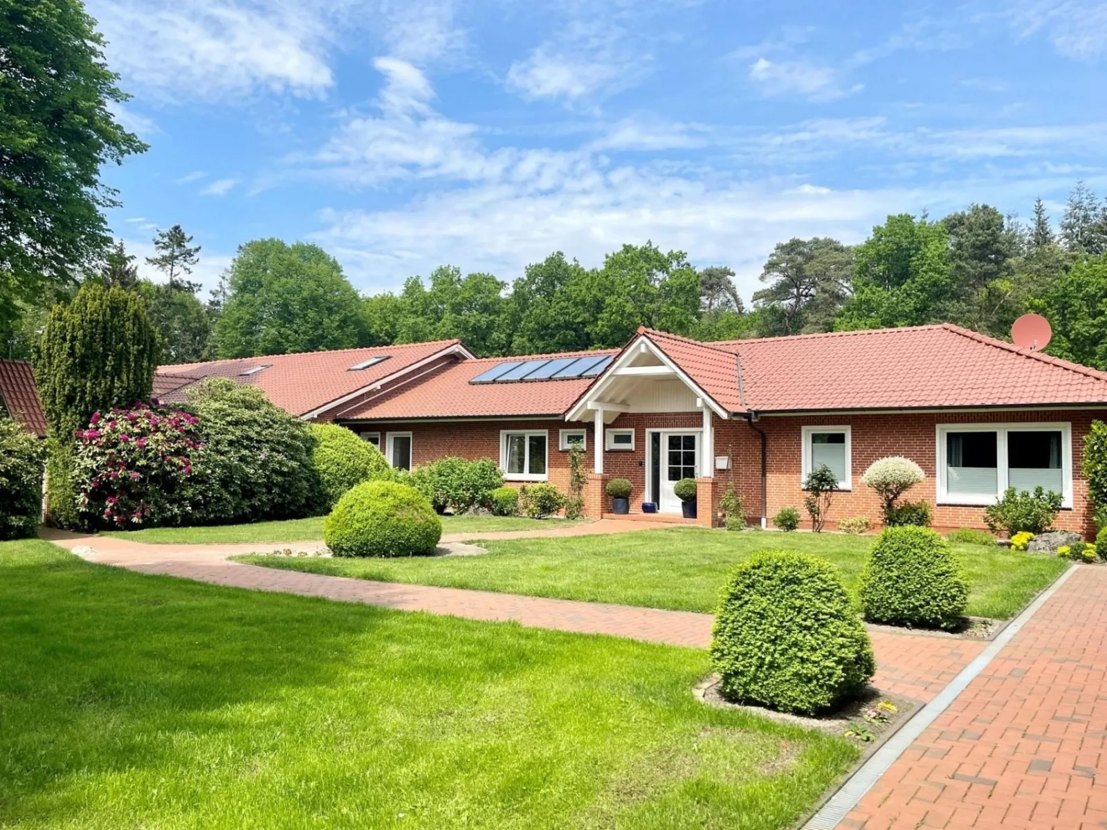 Ruhiges Landhaus am Wald mit Garten