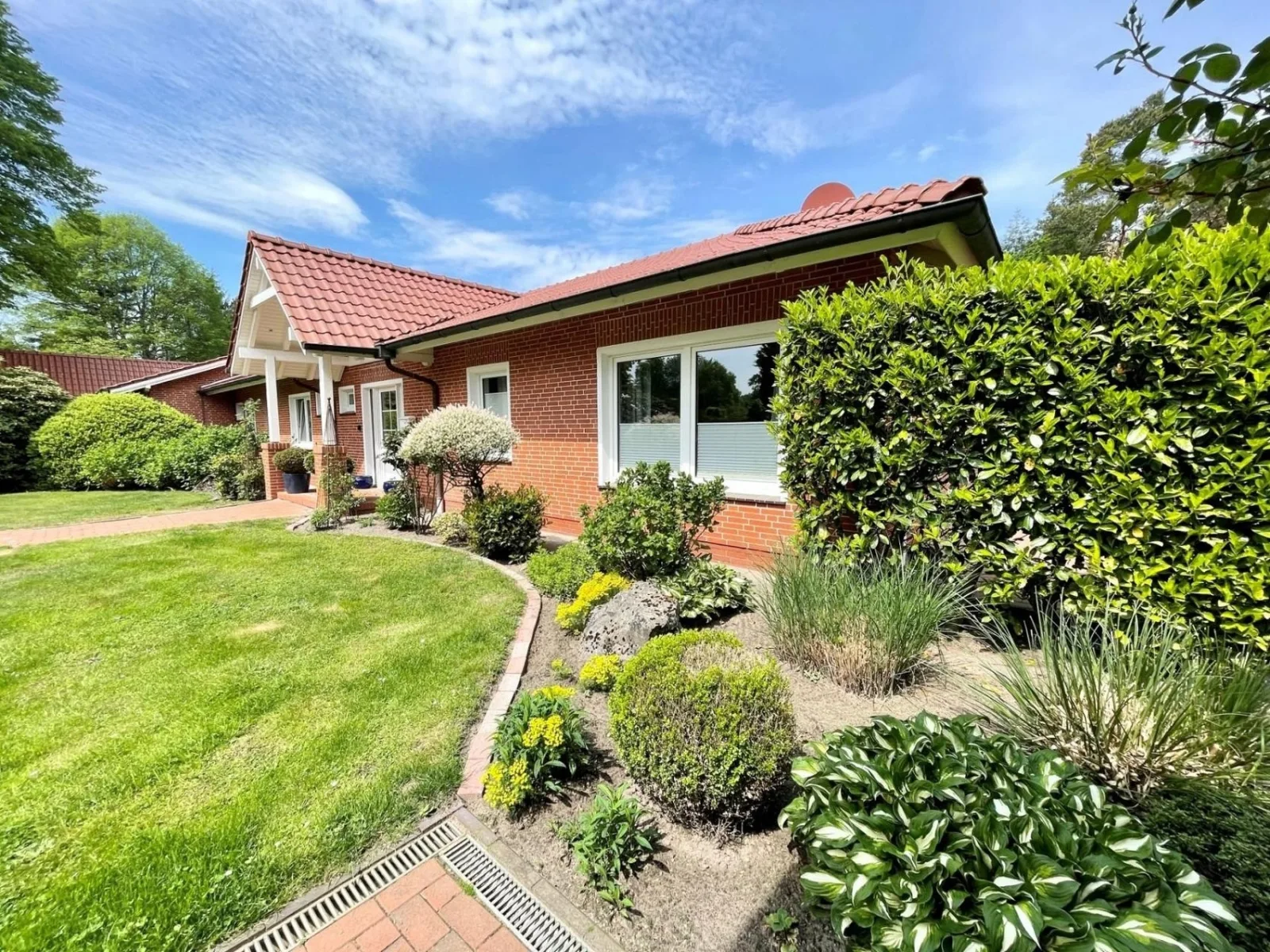 Ruhiges Landhaus am Wald mit Garten