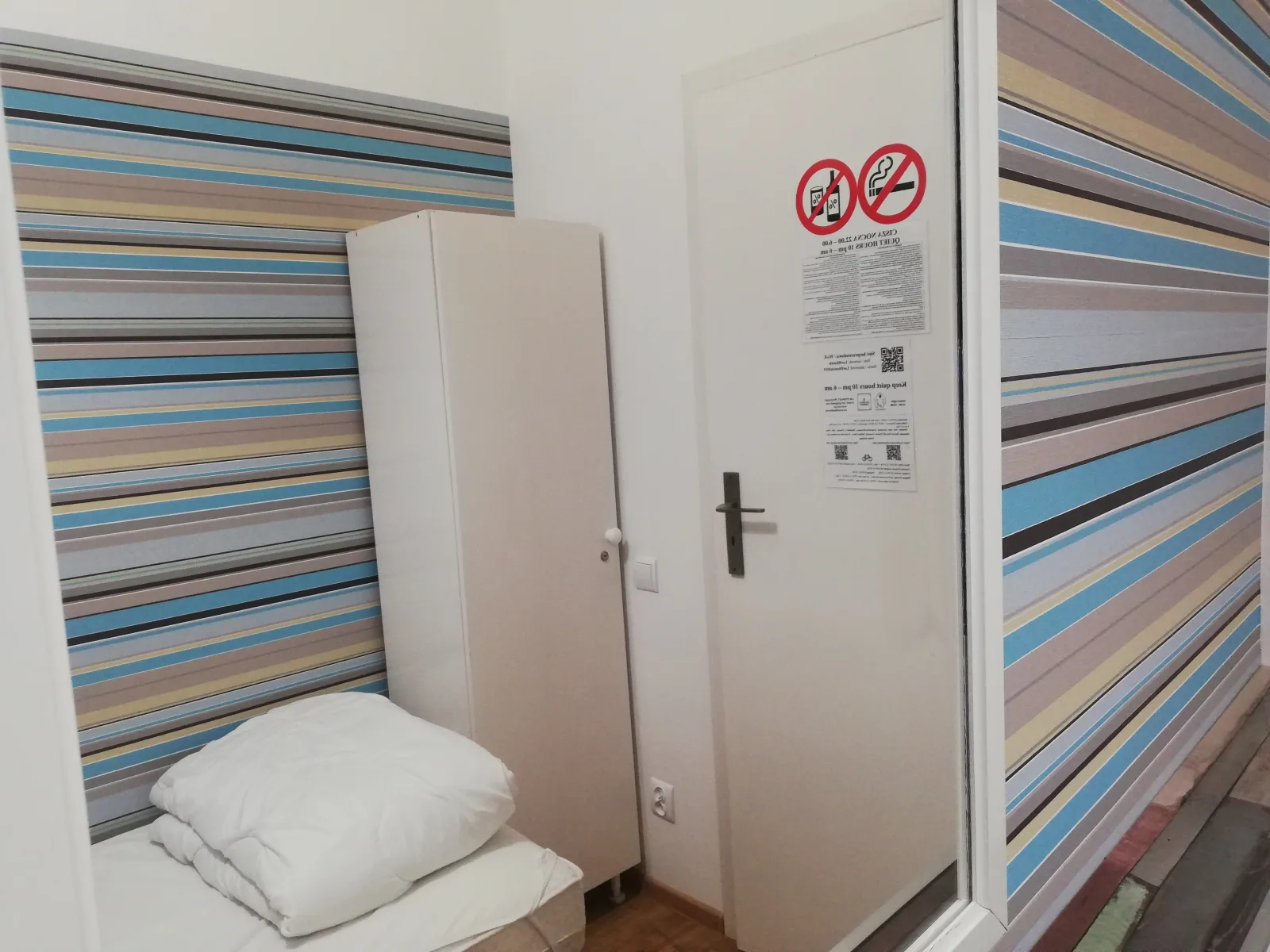 Single room with shared bathroom (Cracow Old Town)
