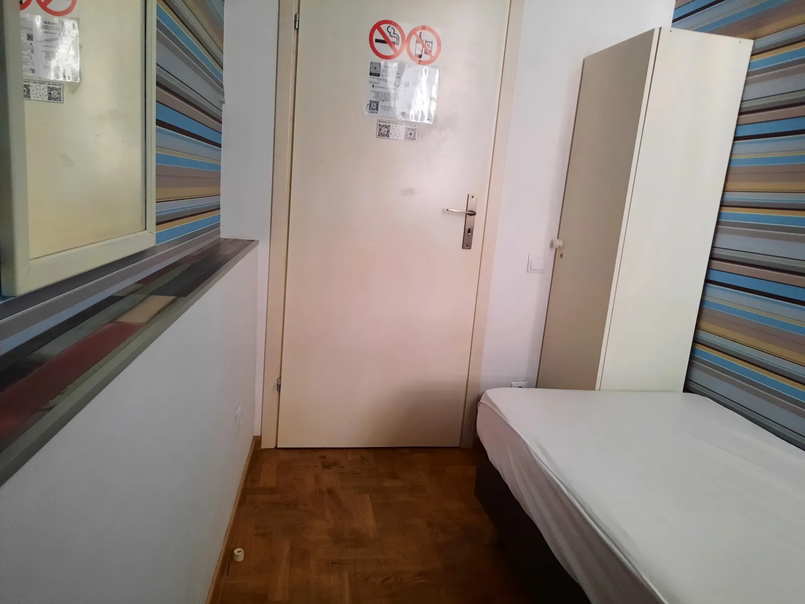 Single room with shared bathroom (Cracow Old Town)