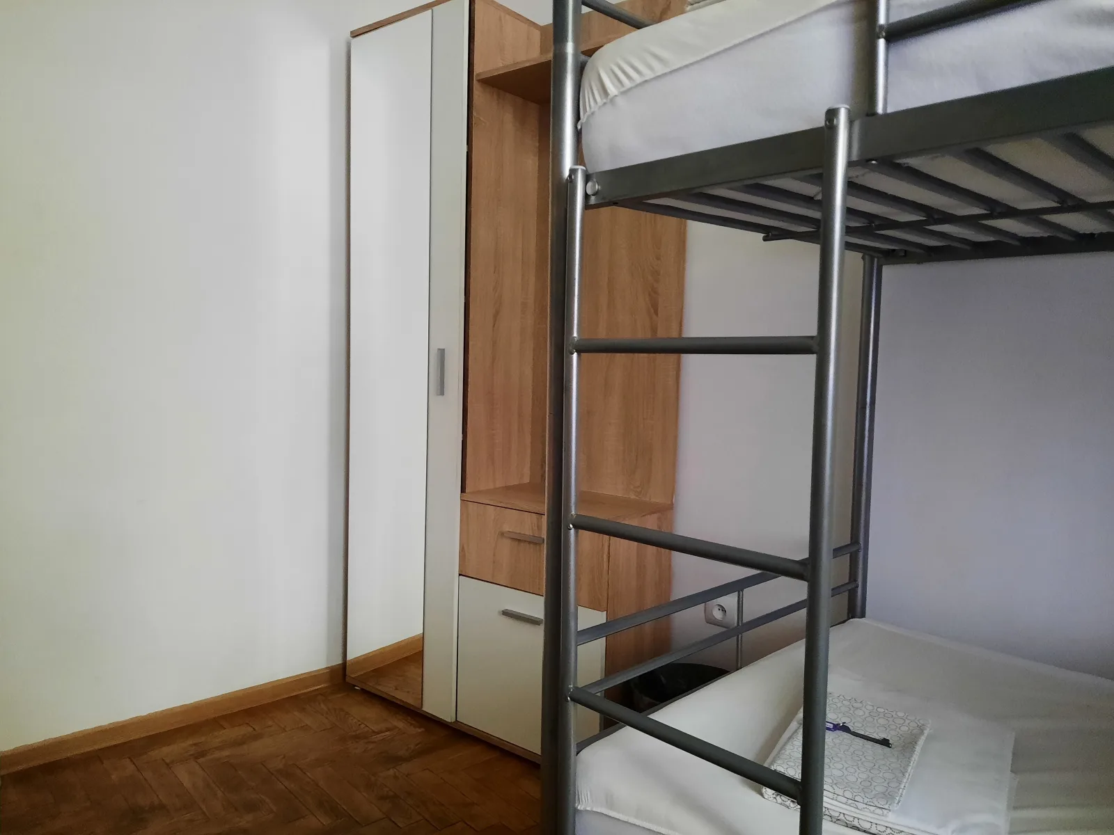 Twin room with bunk bed (Cracow Old Town)