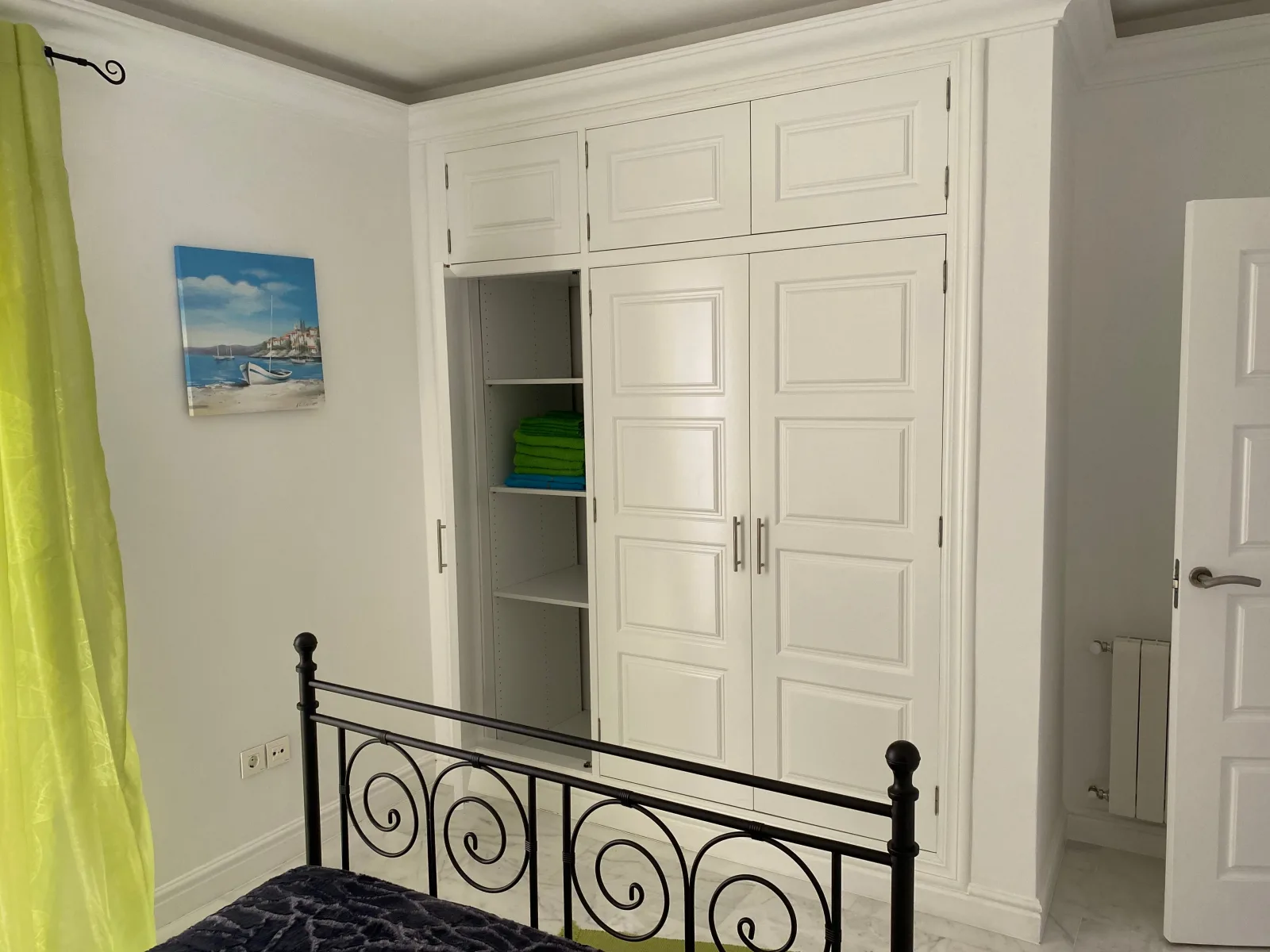 Luxus Villa, direkt am Mittelmeer mit Sandstrand.
