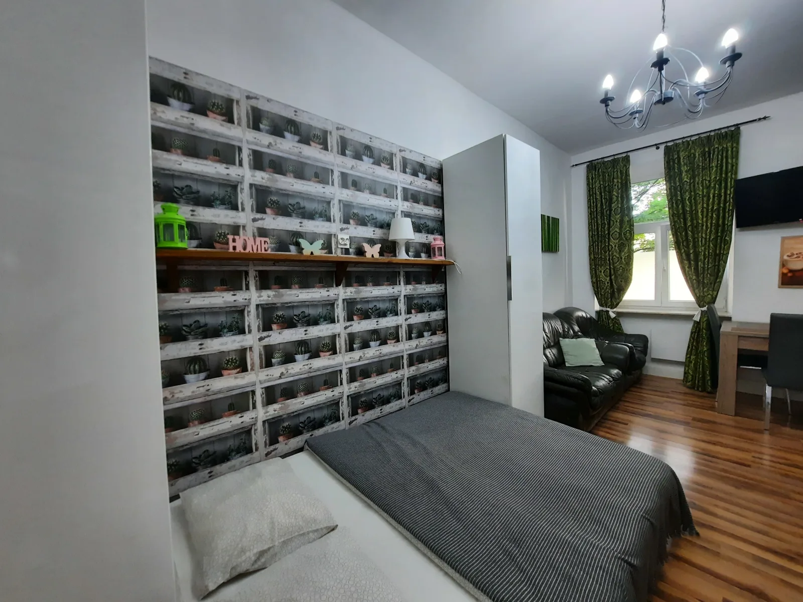 Apartment-studio for 5 guests (Cracow Old Town)