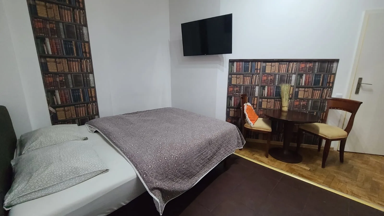 Double room with private bathroom, Cracow Old Town