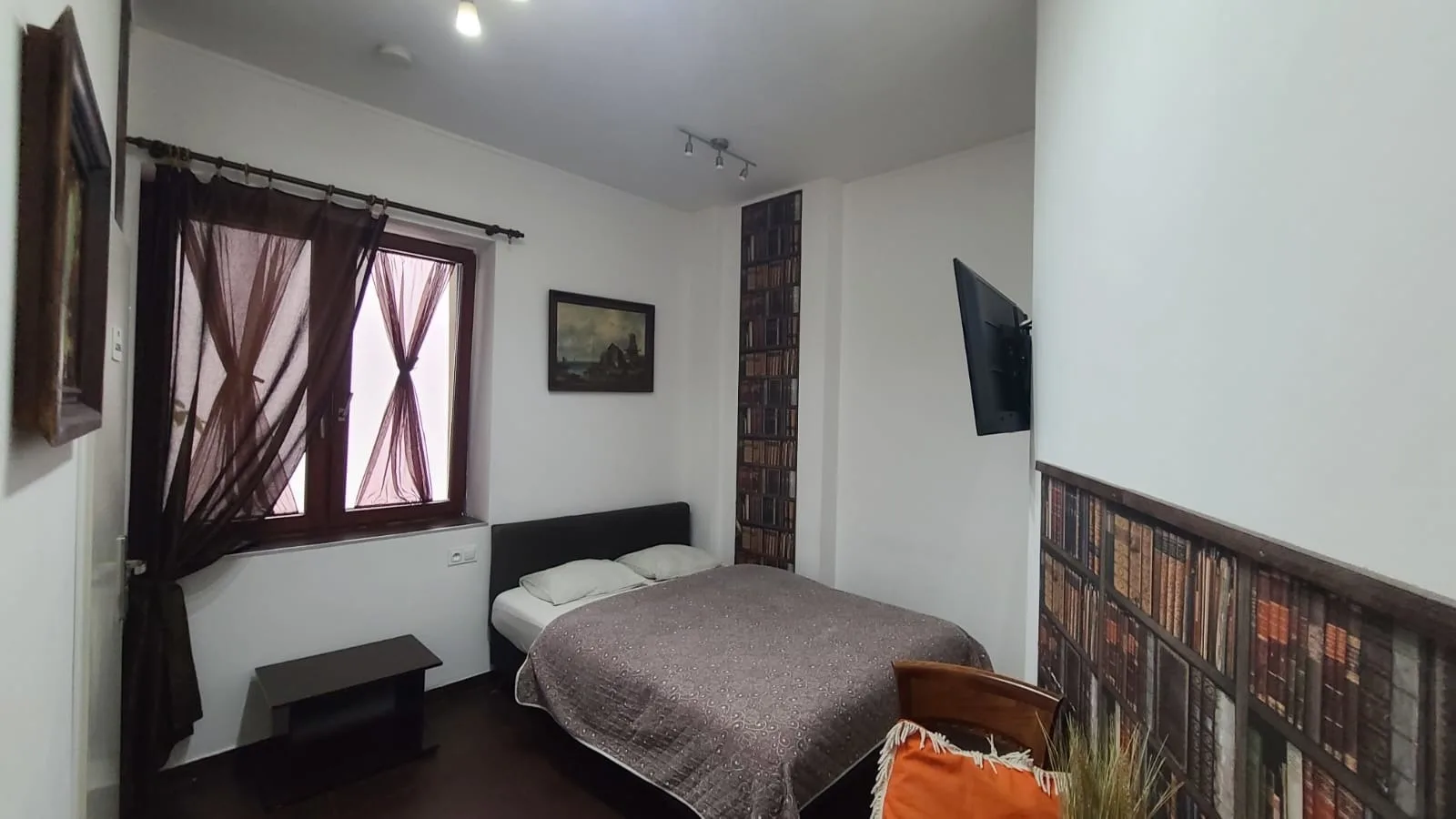 Double room with private bathroom, Cracow Old Town