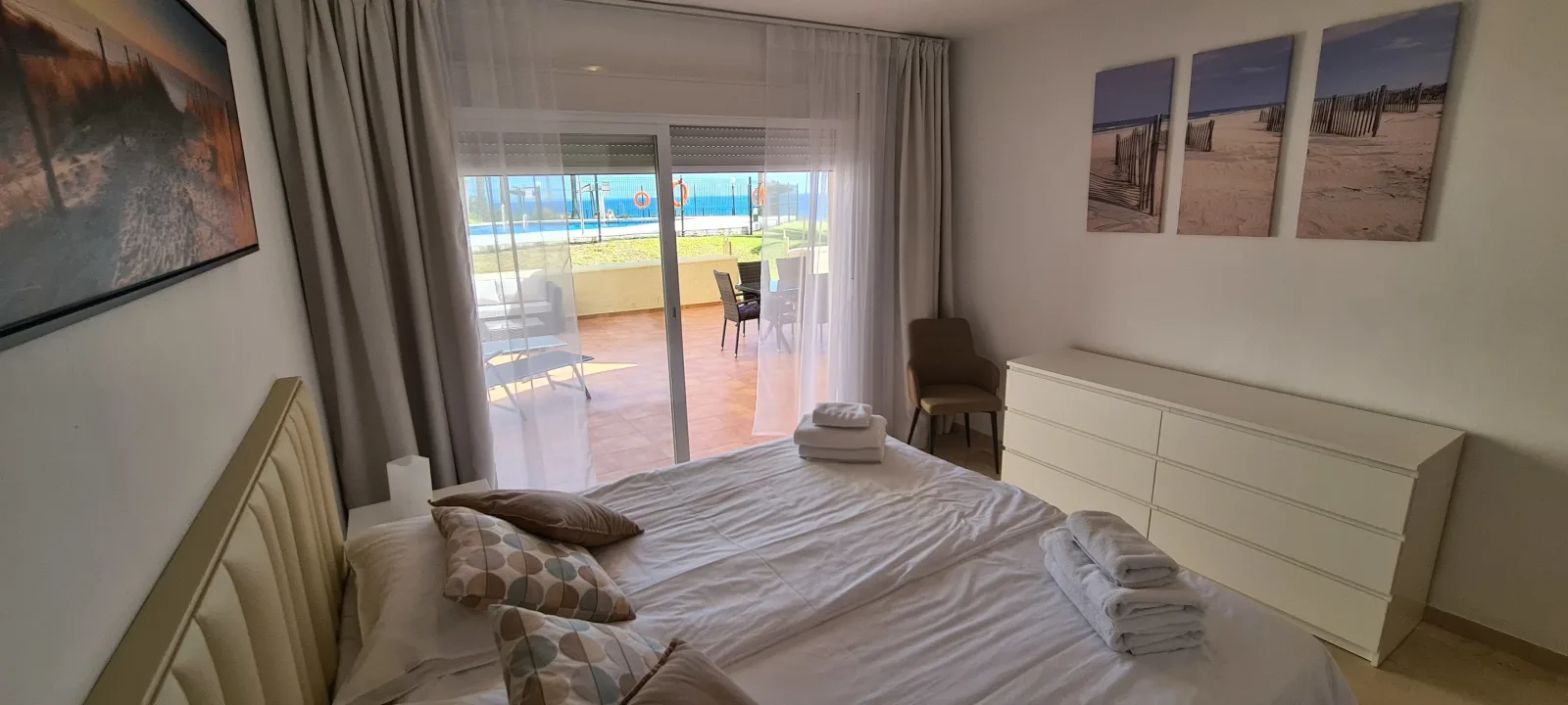 BERMUDA BEACH 5