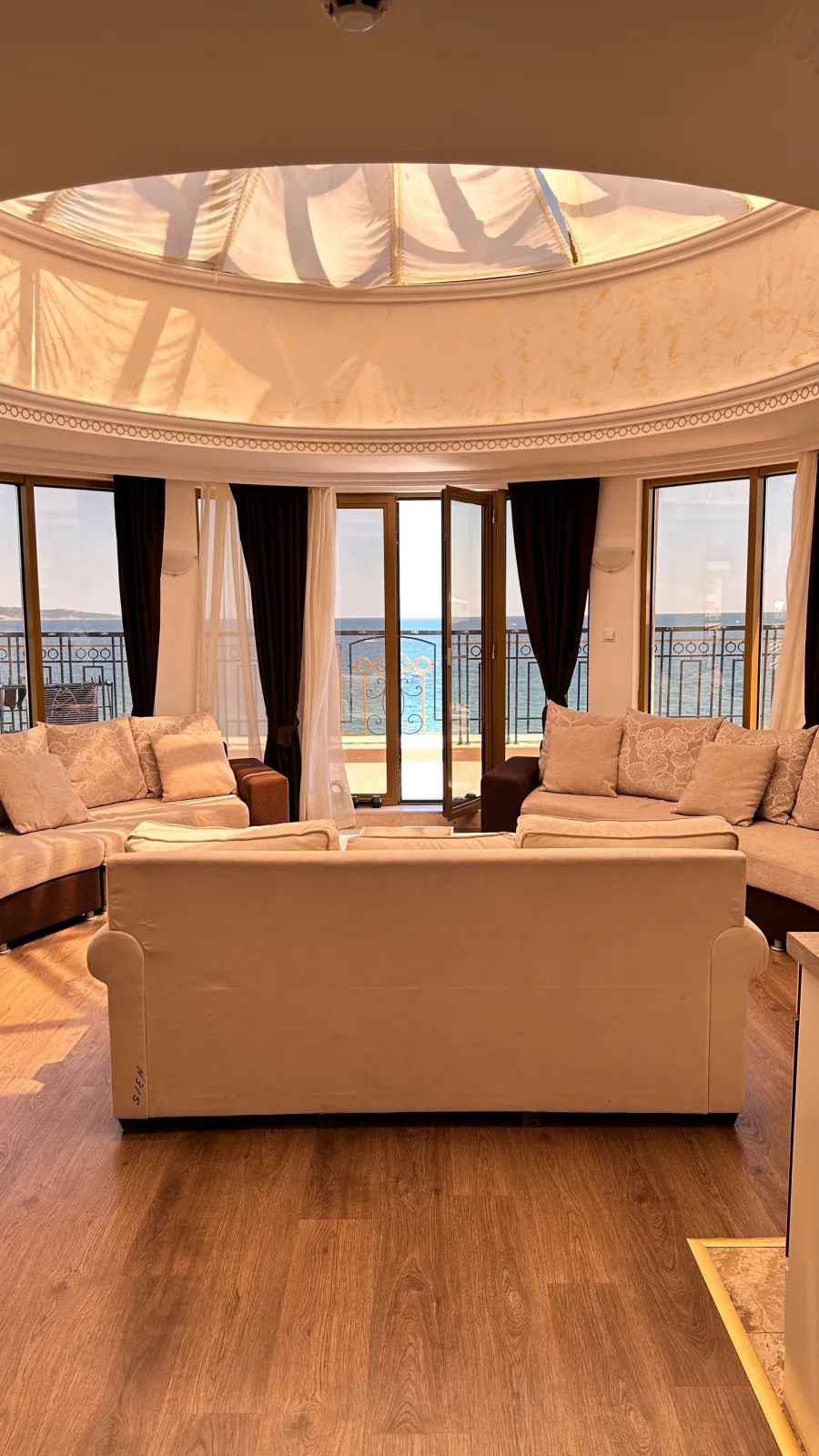 Penthouse Happy  Moments
