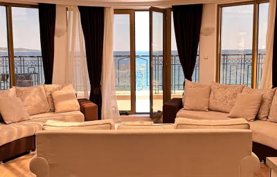 Penthouse Happy  Moments