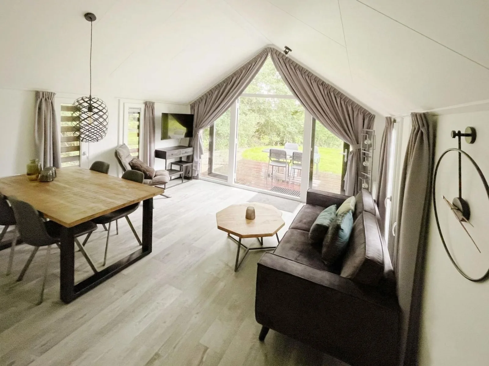 BEACHHOUSE VELUWEMEER in Strandnähe - mit extra großem Garten (inkl. Hallenbadnutzung)