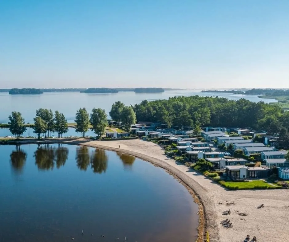 BEACHHOUSE VELUWEMEER in Strandnähe - mit extra großem Garten (inkl. Hallenbadnutzung)