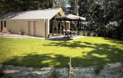 BEACHHOUSE VELUWEMEER in Strandnähe - mit extra großem Garten (inkl. Hallenbadnutzung)