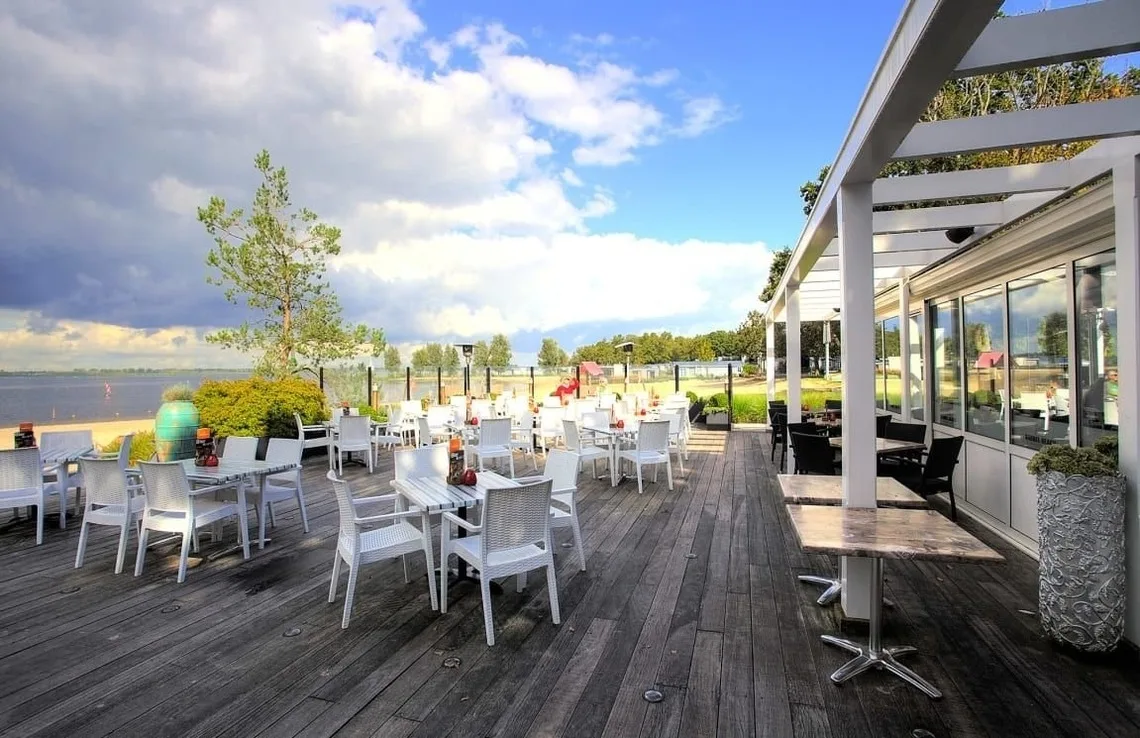 BEACHHOUSE VELUWEMEER in Strandnähe - mit extra großem Garten (inkl. Hallenbadnutzung)