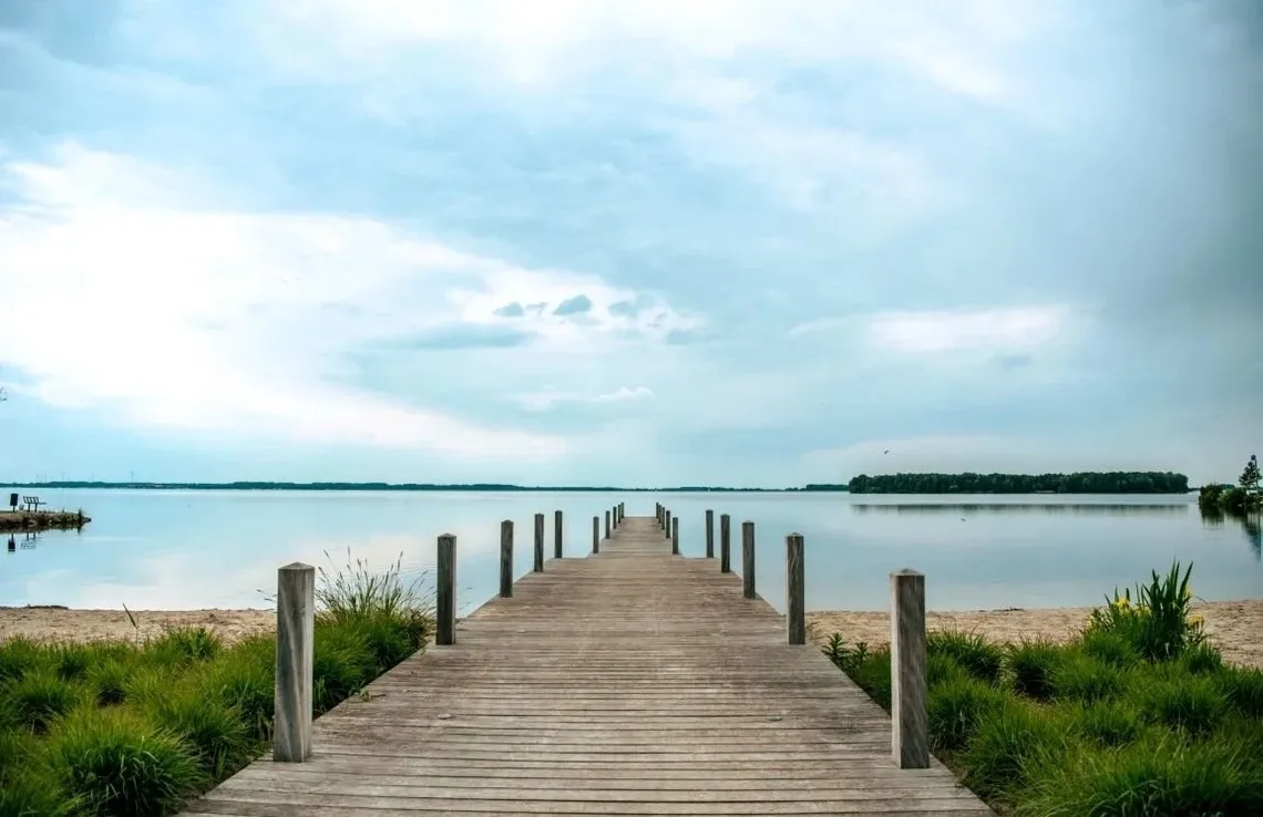 BEACHHOUSE VELUWEMEER in Strandnähe - mit extra großem Garten (inkl. Hallenbadnutzung)