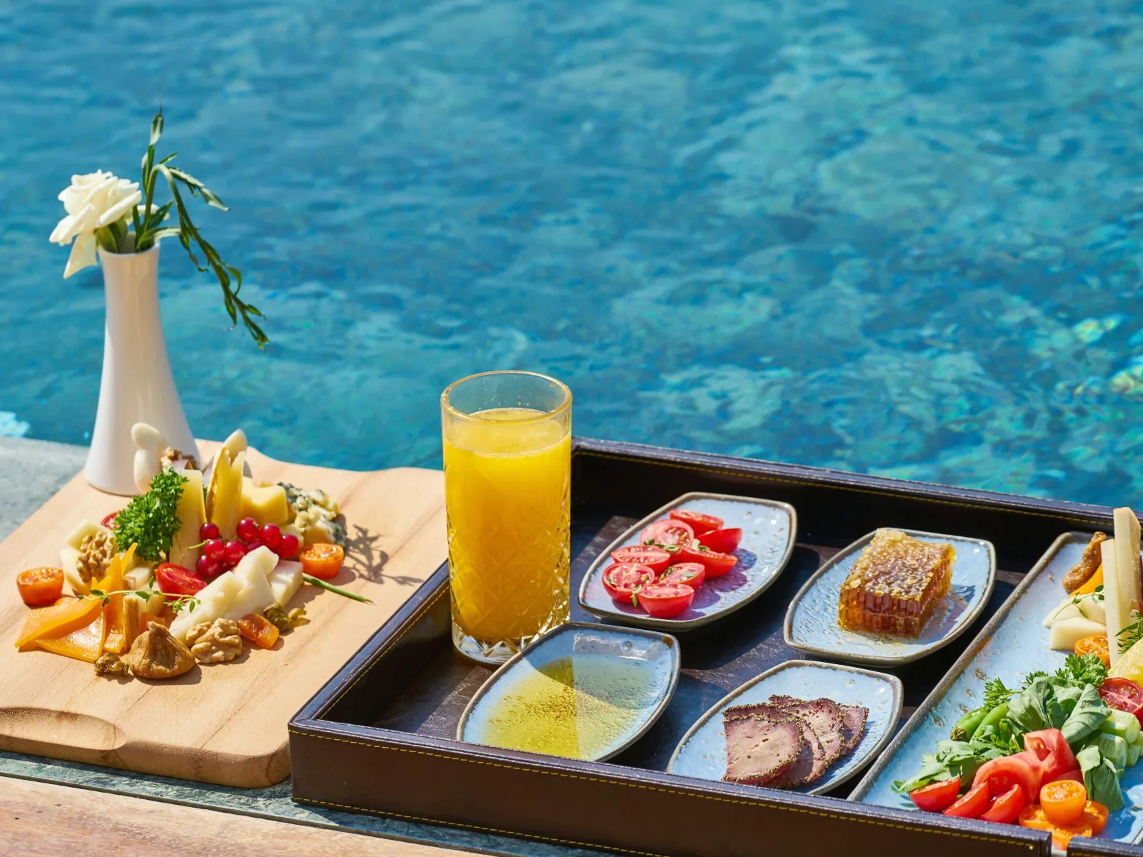 Geschmacksvolle Ferienwohnung mit Pool nur 60 m vom Strand für bis 5 Personen