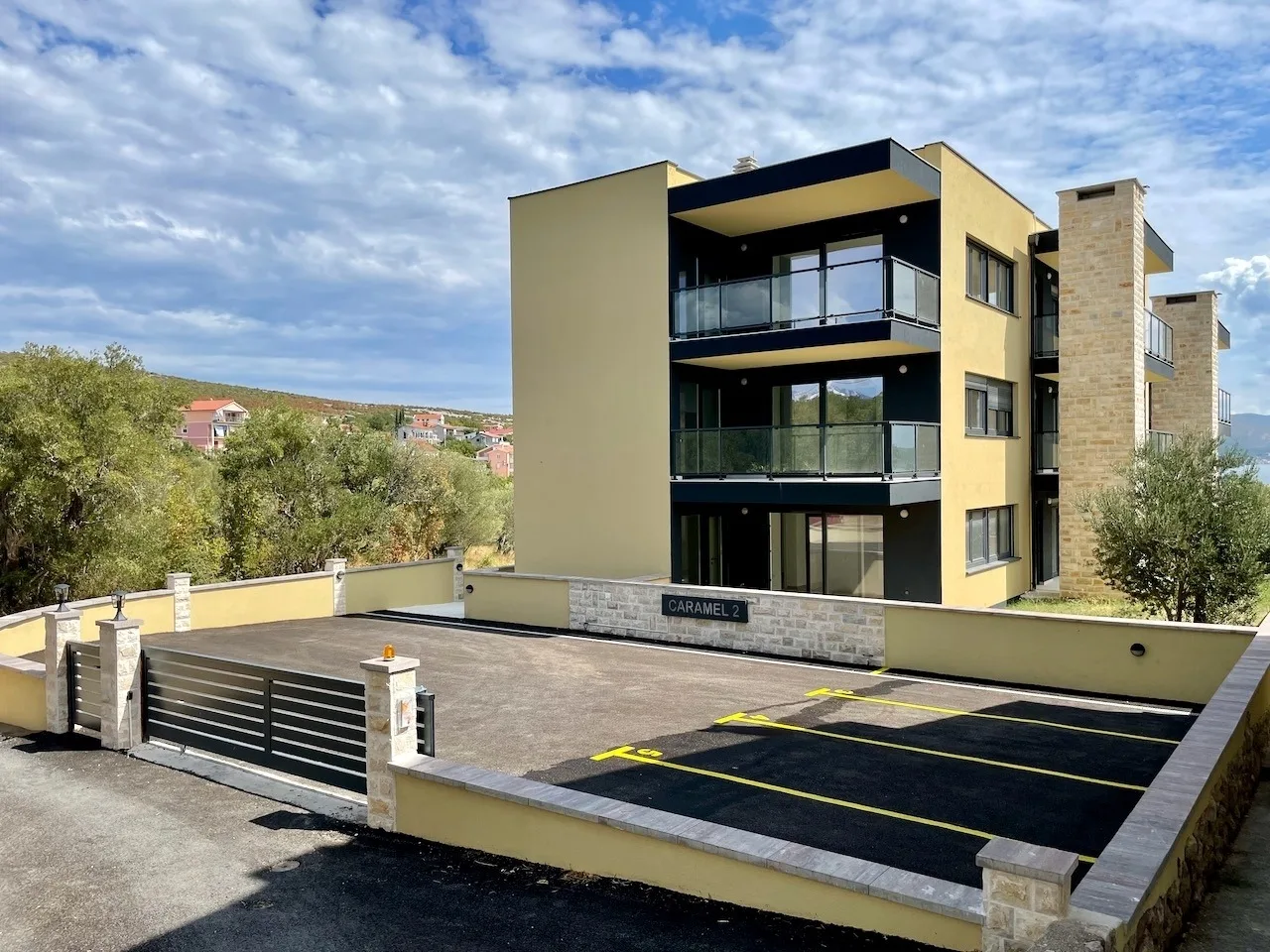 Geschmacksvolle Ferienwohnung mit Pool nur 60 m vom Strand für bis 5 Personen