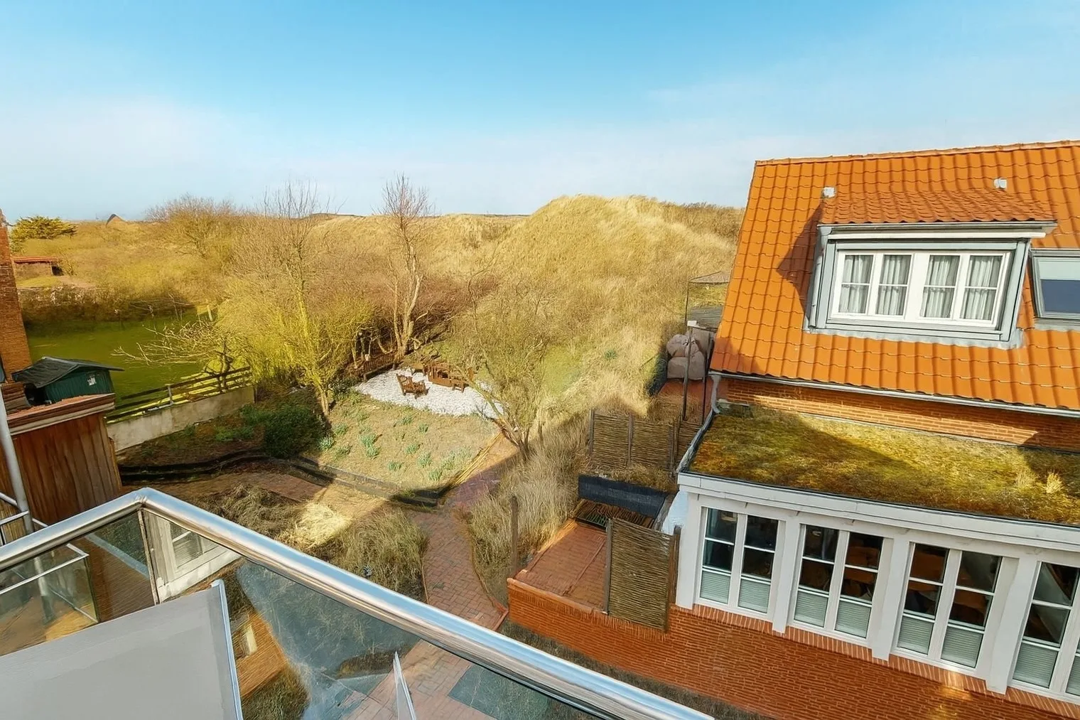 Sonnendüne Juist  Ferienwohnung mit Balkon & Dünenblick