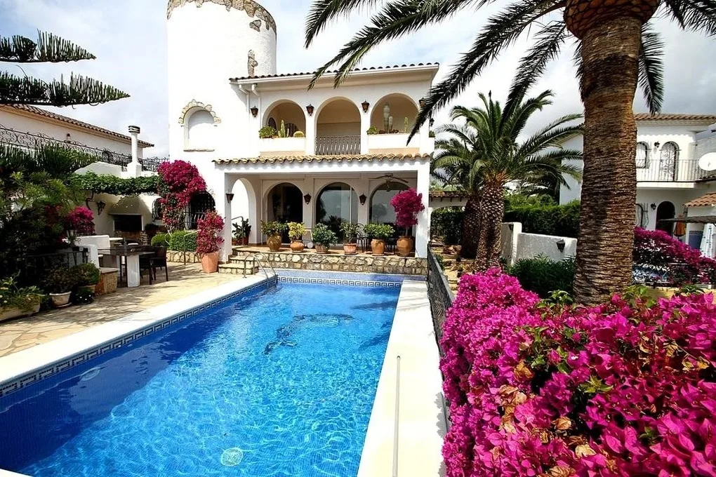 Casa Bowa