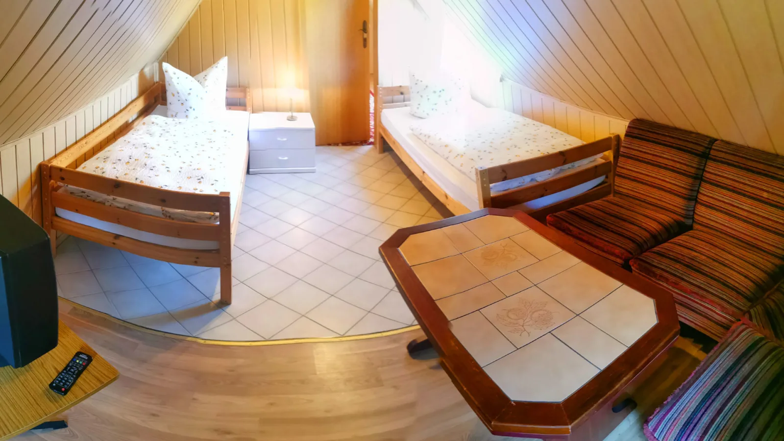 Spreewälder Schwalbenhof - Ferienhaus "Schwalbennest"