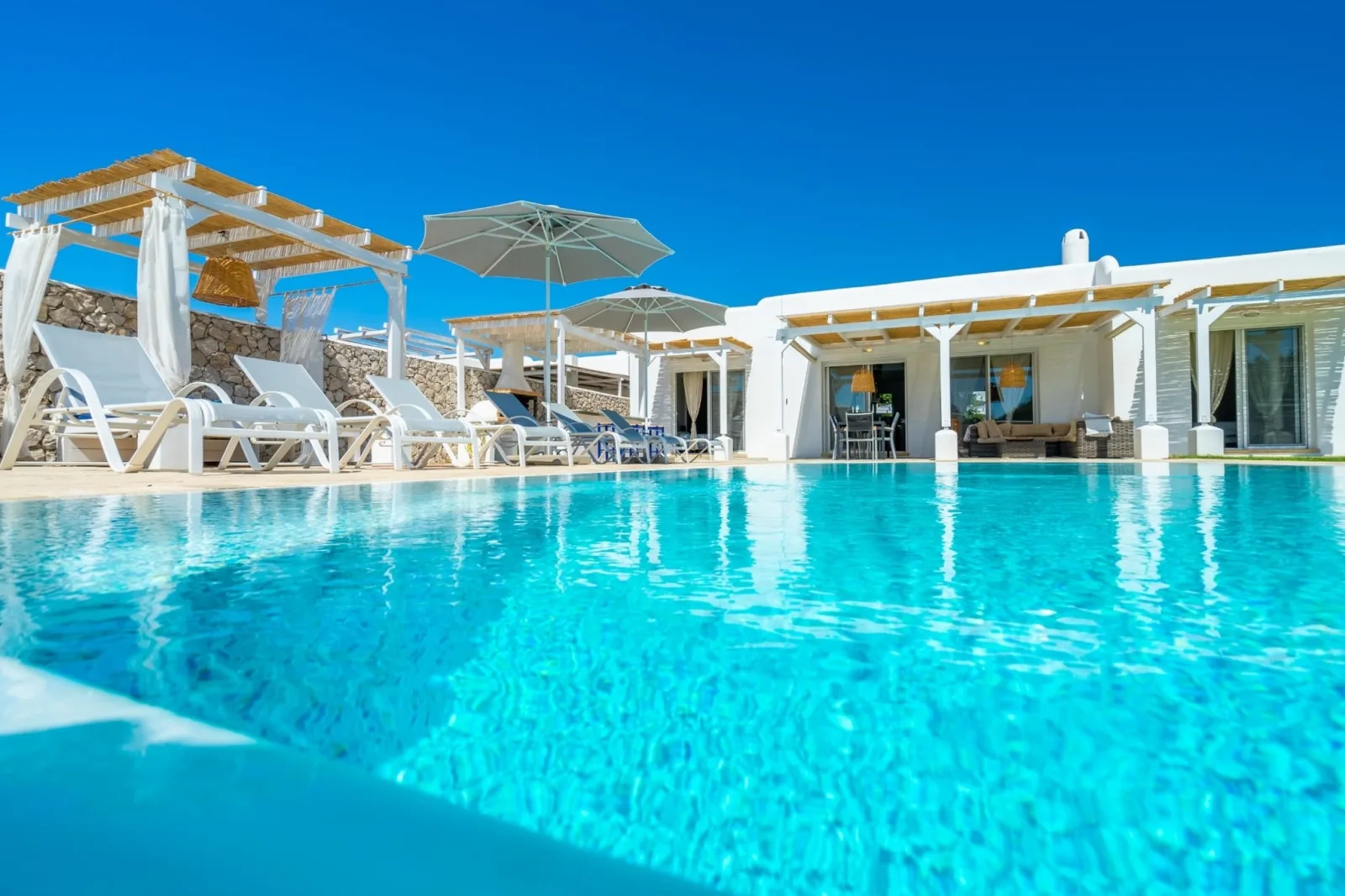 Villa Philena Ladiko+ heizbarer Pool