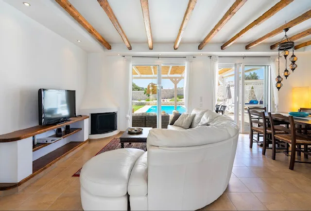 Villa Philena Ladiko+ heizbarer Pool