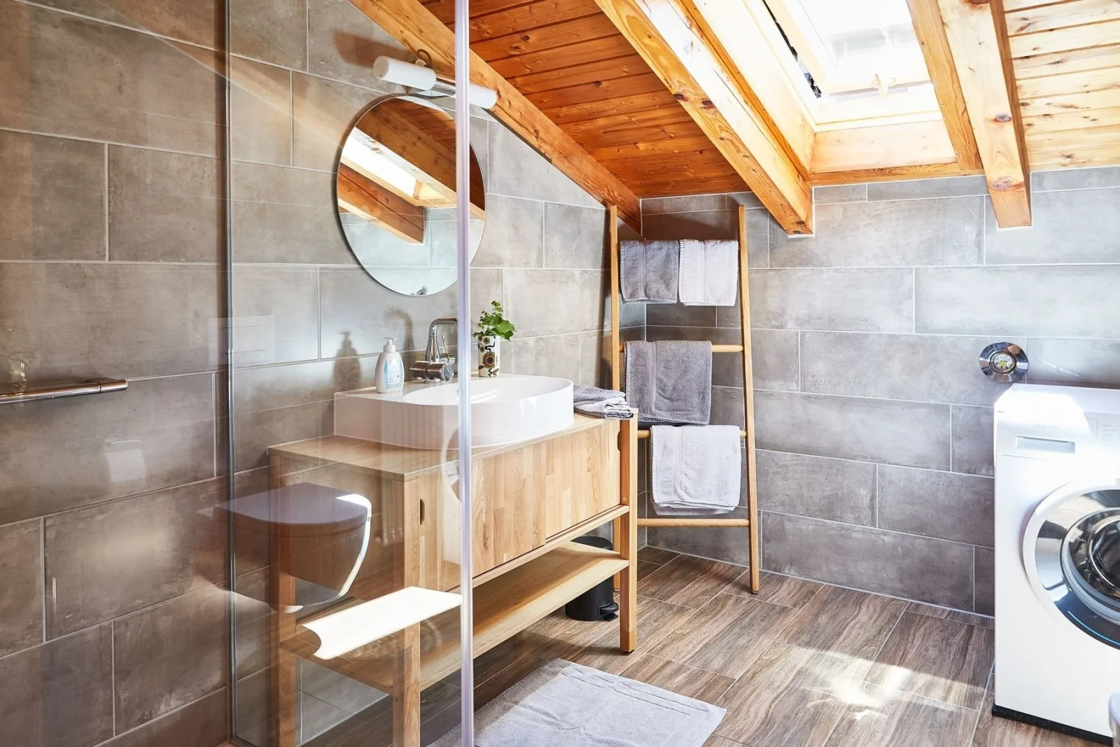 Stilvolles, gepflegtes 5*Ferienloft am Chiemsee, Balkon