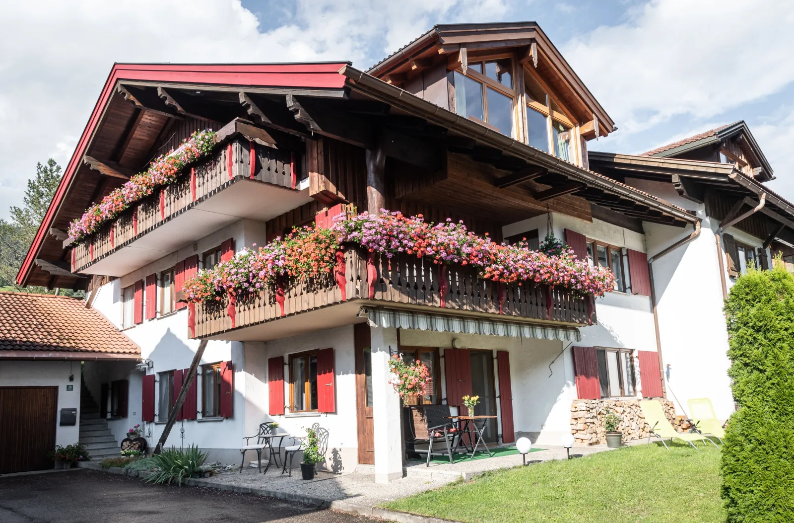 Neu! Sonnige Terrassen-Ferienwohnung in den Bergen