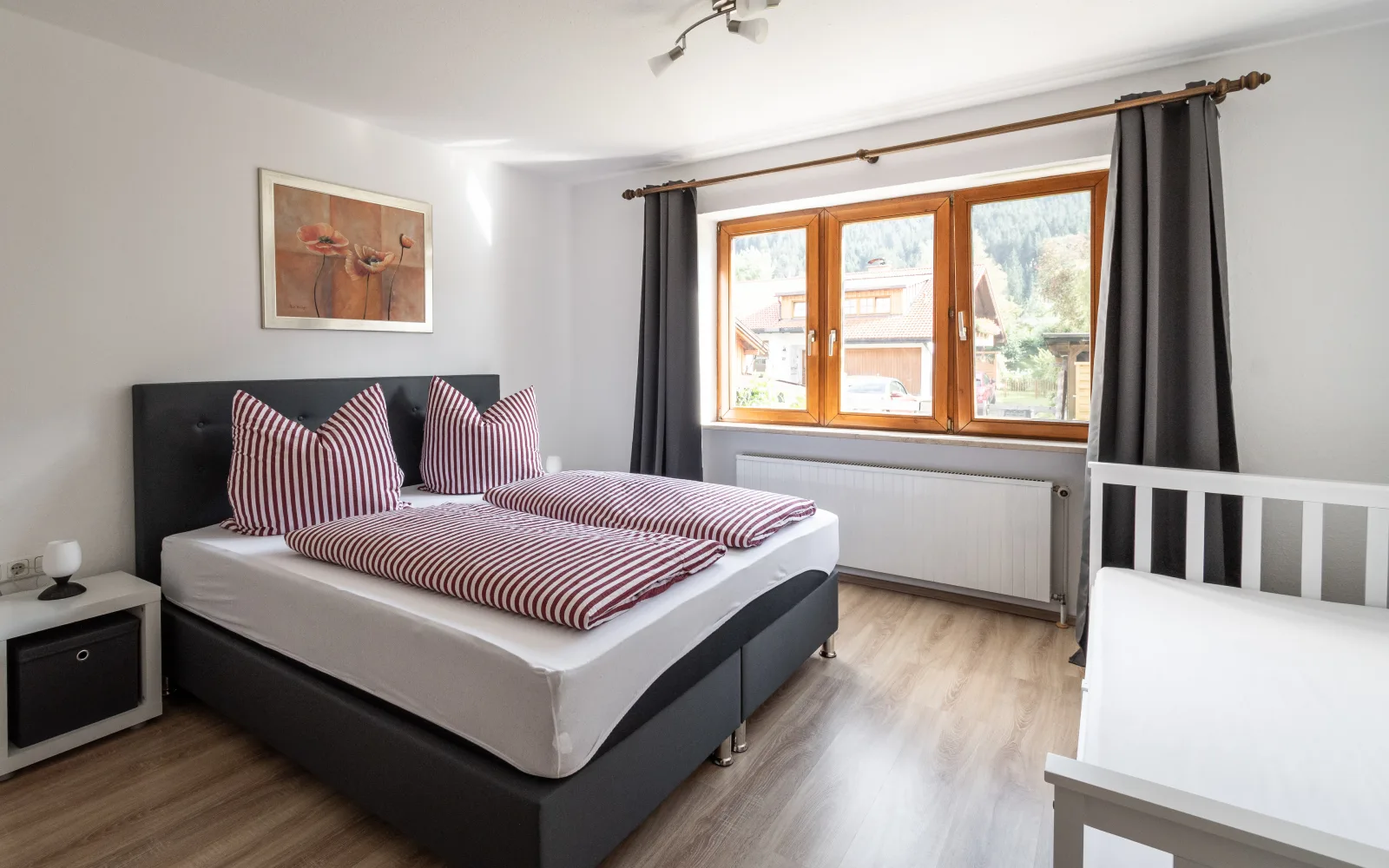 Neu! Sonnige Terrassen-Ferienwohnung in den Bergen