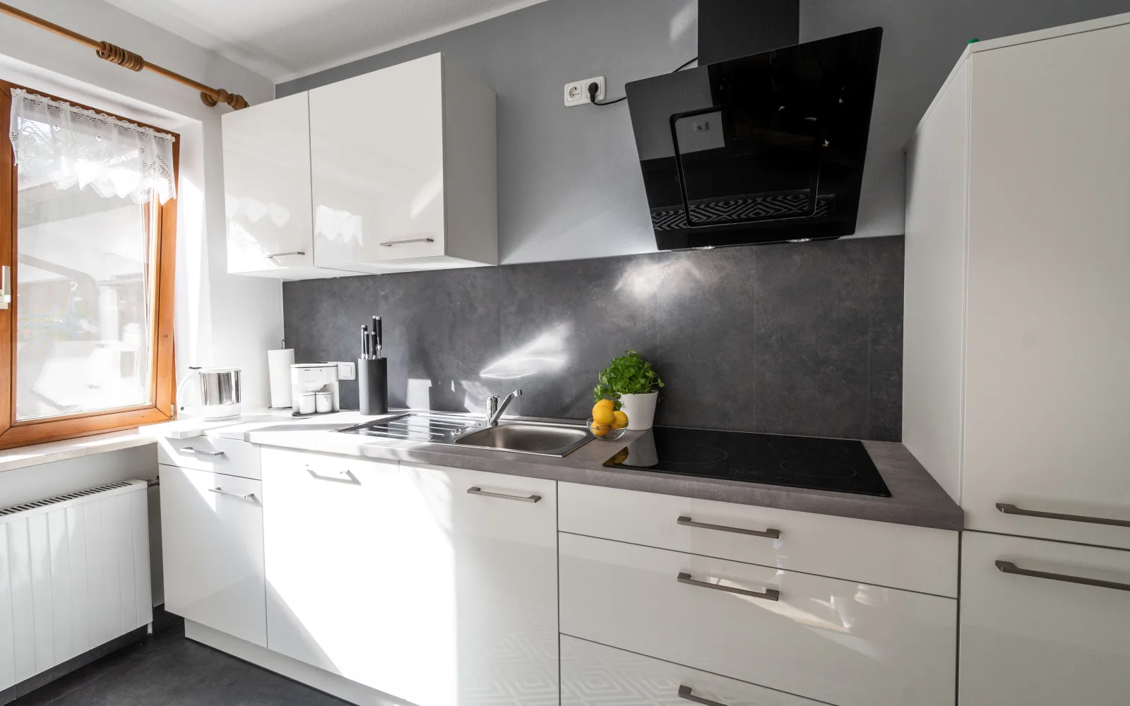 Neu! Sonnige Terrassen-Ferienwohnung in den Bergen