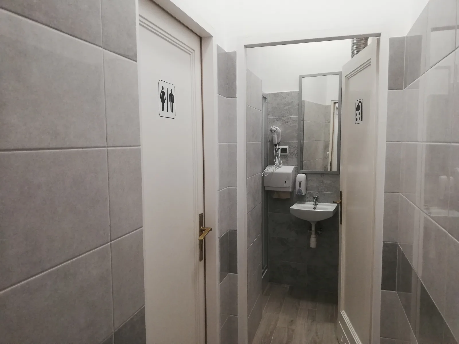 Triple room (Cracow Old Town)