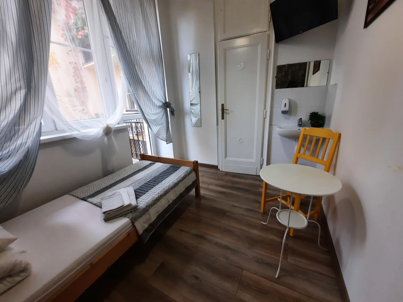 Single room (Cracow Old Town)