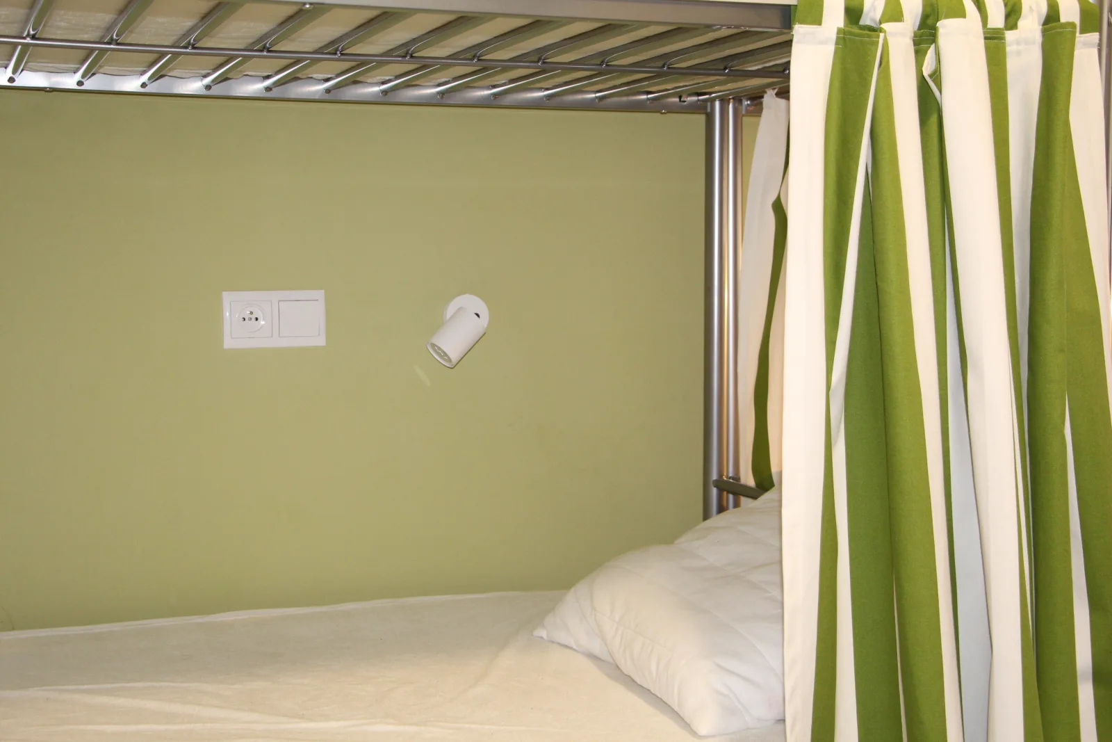 Bed in 8-Bed Mixed Dormitory Room, Old Town