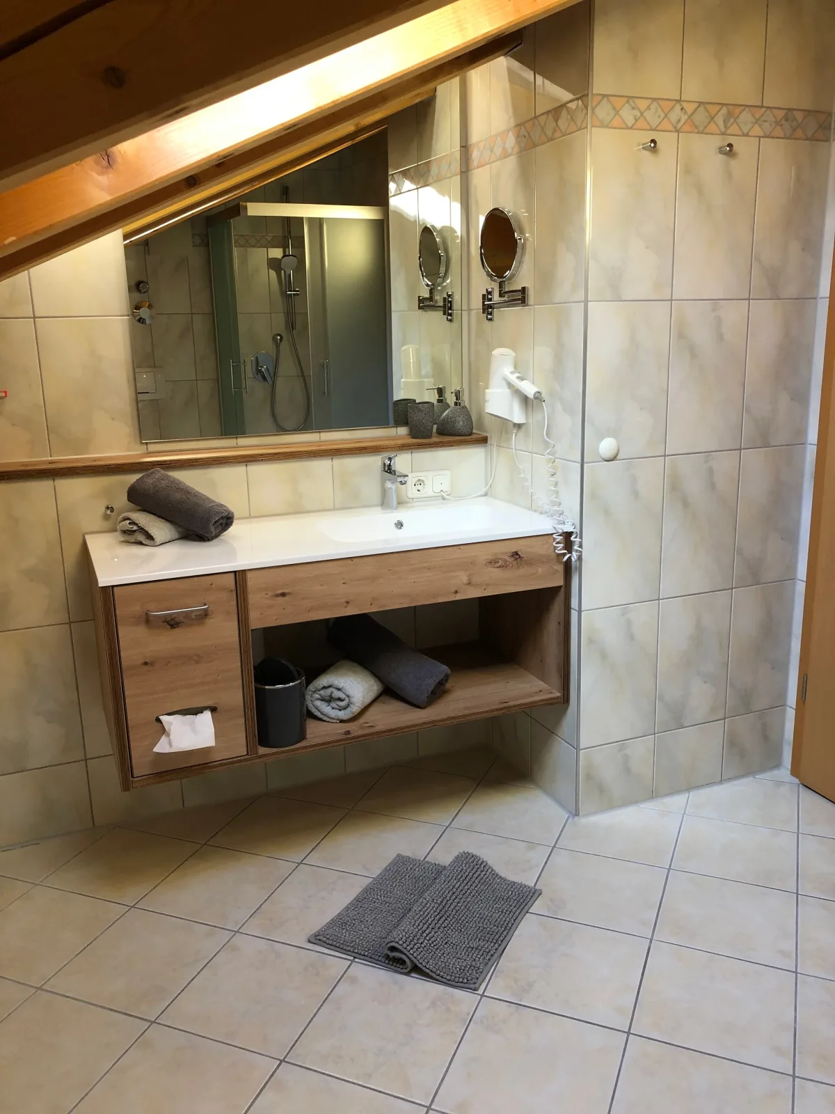 Dachgeschoß Marie 330