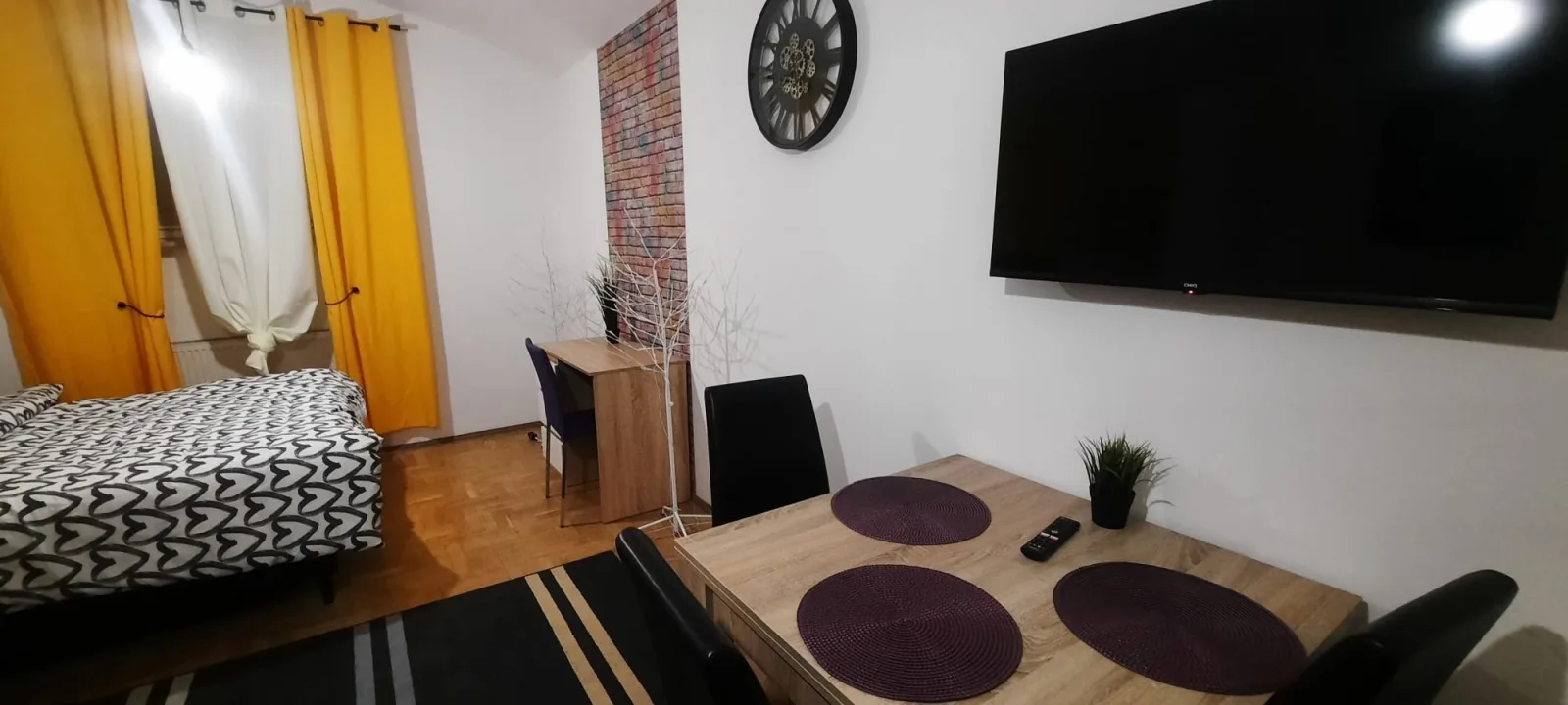 Triple room (Cracow Old Town)