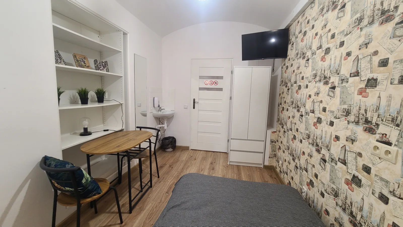 Single room (Cracow Old Town)