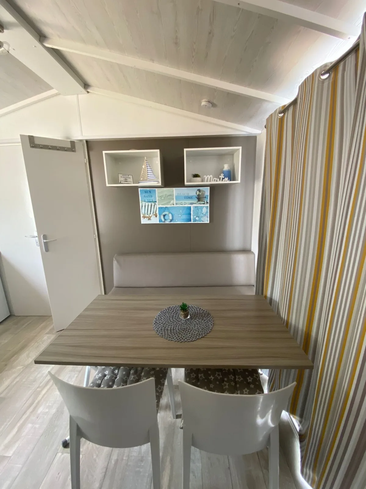Mobilheim Wattwurm mit Veranda am Kransburger See (555)