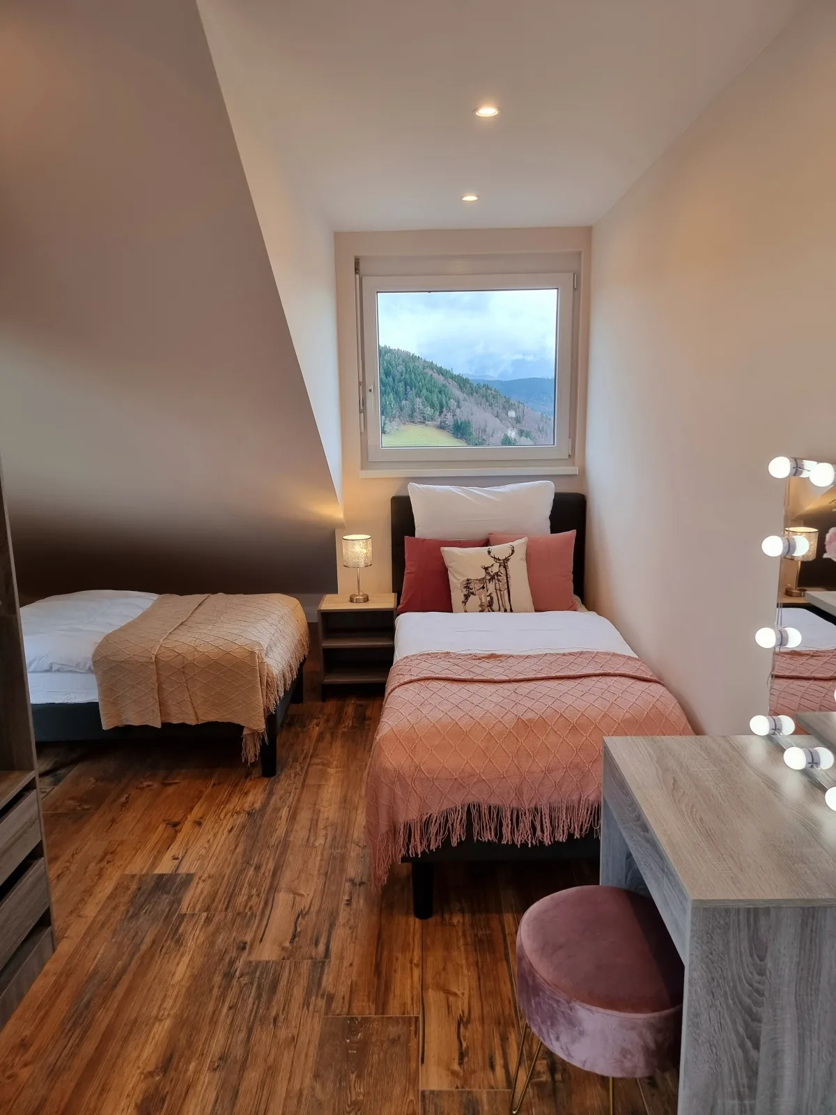 "Deluxe" Ferienwohnung Schwarzwald, 8 Personen, 140 qm, Haus Sonnenschein, 2 Balkone