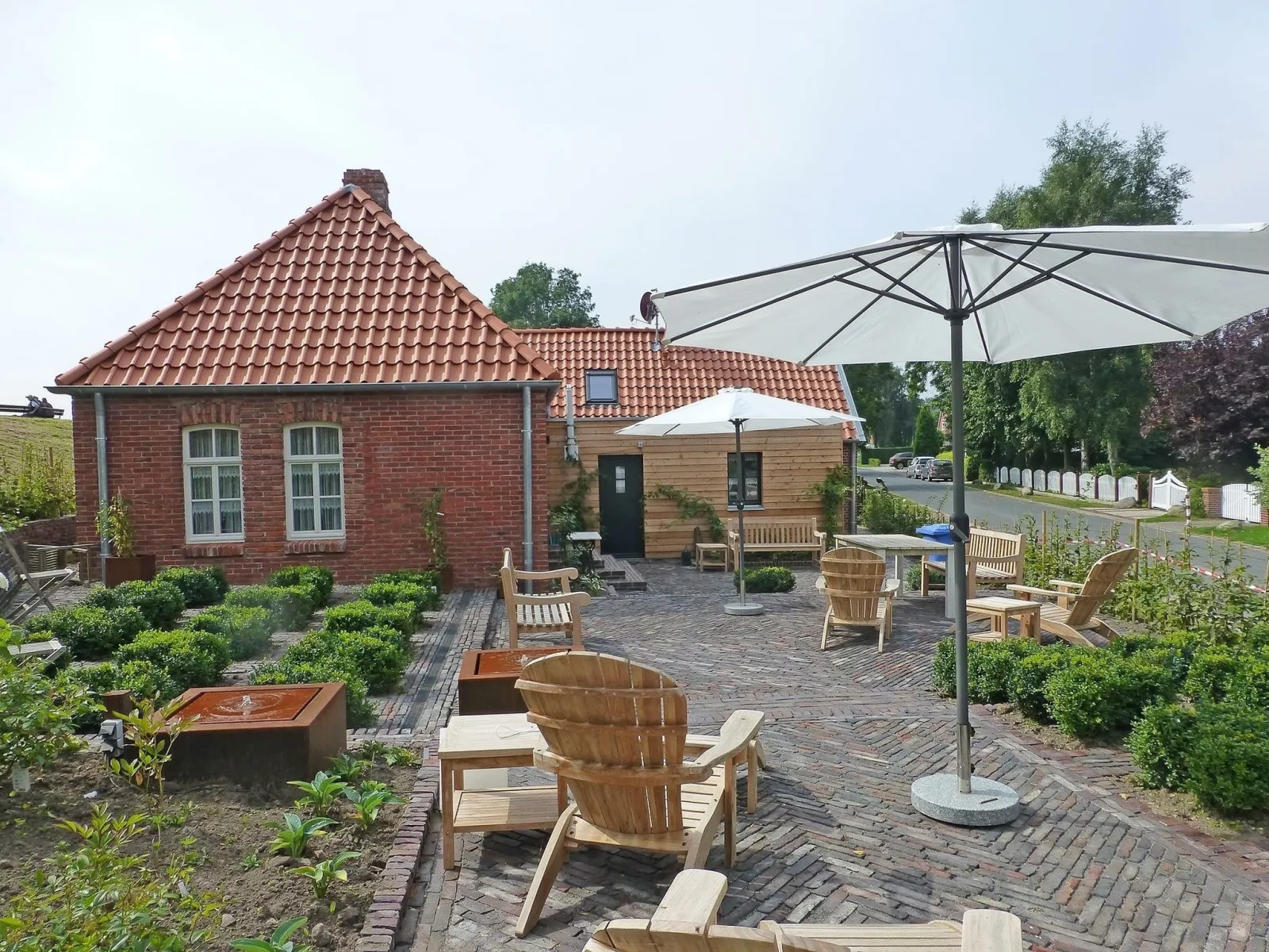 Deichhaus am Greetsieler Hafen / "Oma Geertje"