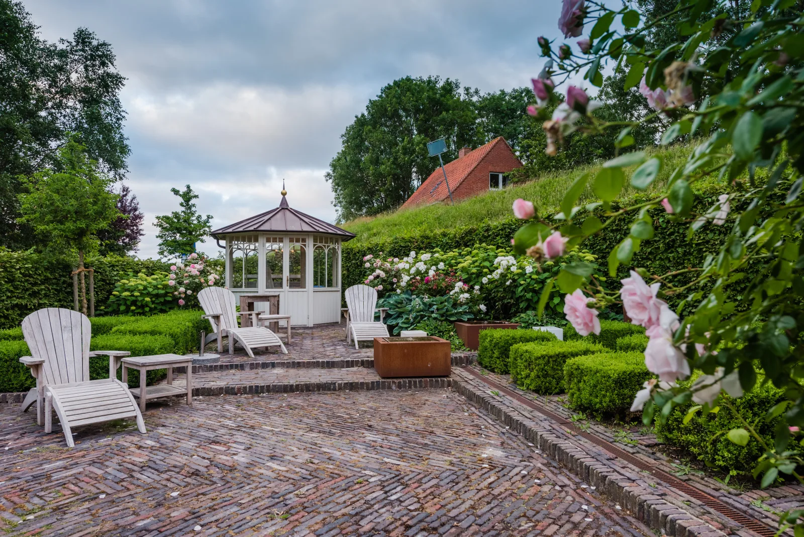 Deichhaus am Greetsieler Hafen / "Oma Geertje"